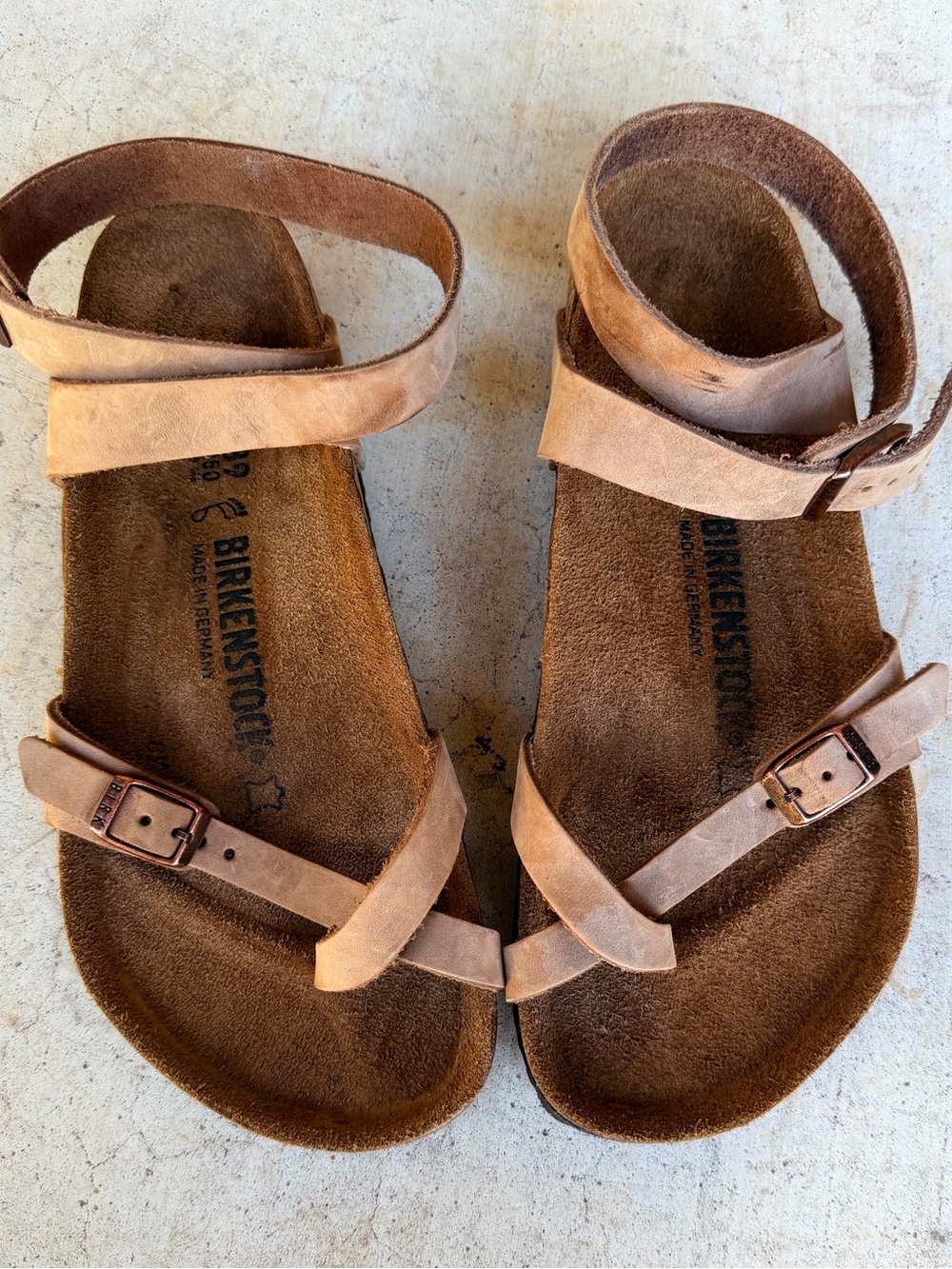 Birkenstock 39 100% Leather Yara